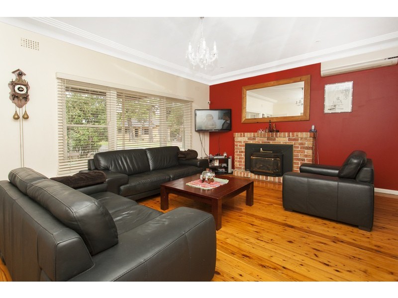 693 Henry Lawson Drive, East Hills NSW 2213