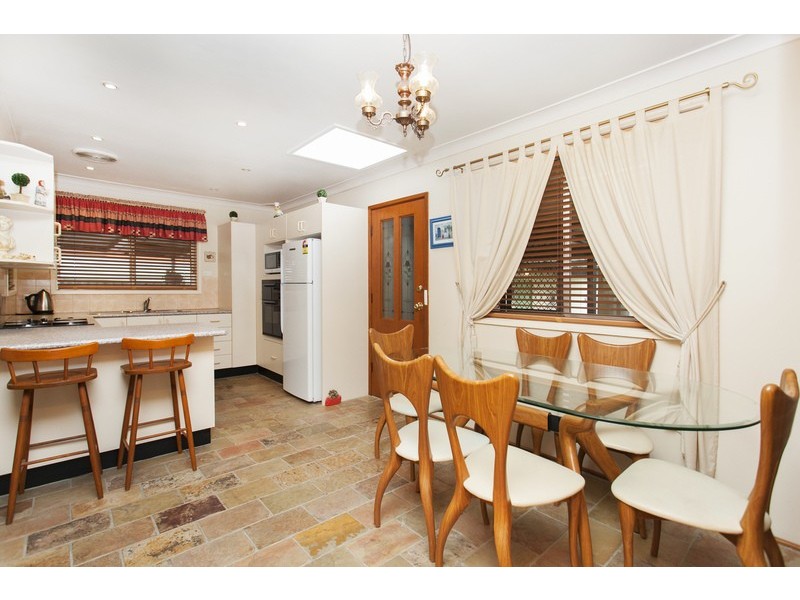 8 Warlencourt Avenue, Milperra NSW 2214