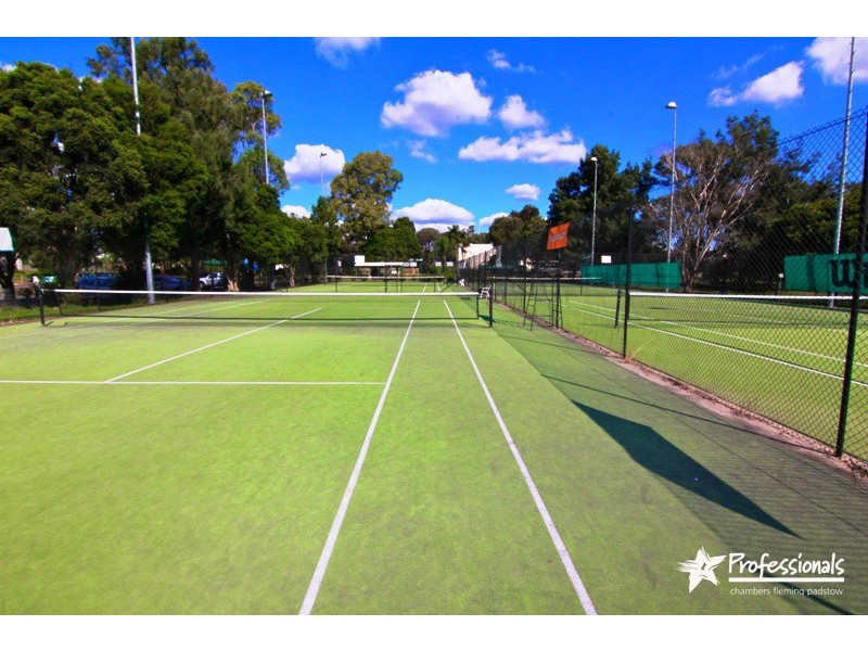 8 Warlencourt Avenue, Milperra NSW 2214