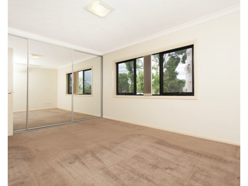 2A Park Road, East Hills NSW 2213