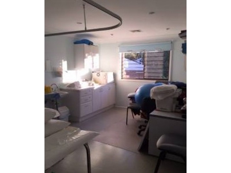 98 Park Road, East Hills NSW 2213