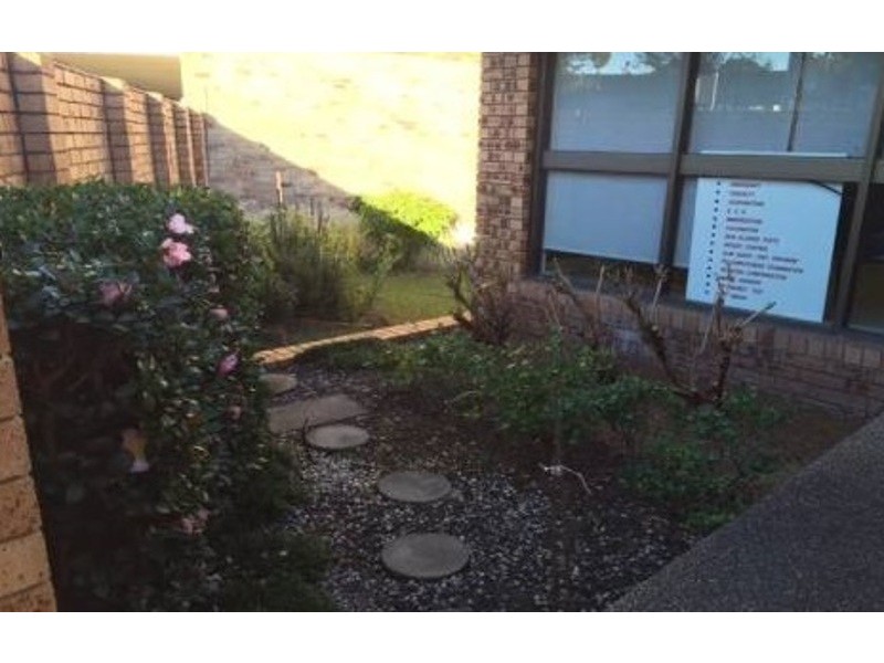 98 Park Road, East Hills NSW 2213