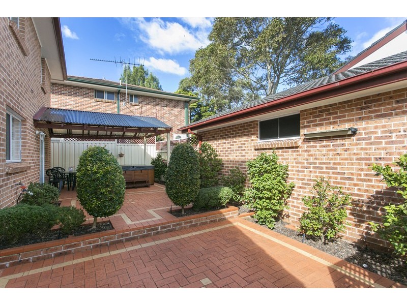 1/672 Henry Lawson Drive, East Hills NSW 2213