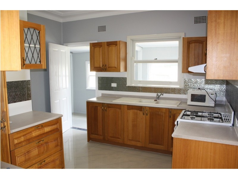 2 Mahnken Avenue, Revesby NSW 2212