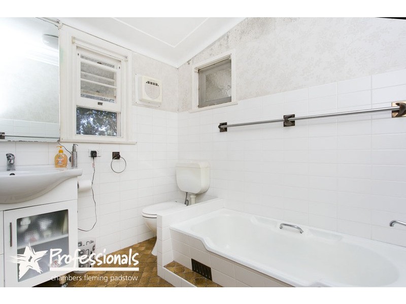 81 Stuart Street, Blakehurst NSW 2221