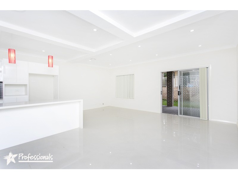 595 Henry Lawson Drive, East Hills NSW 2213