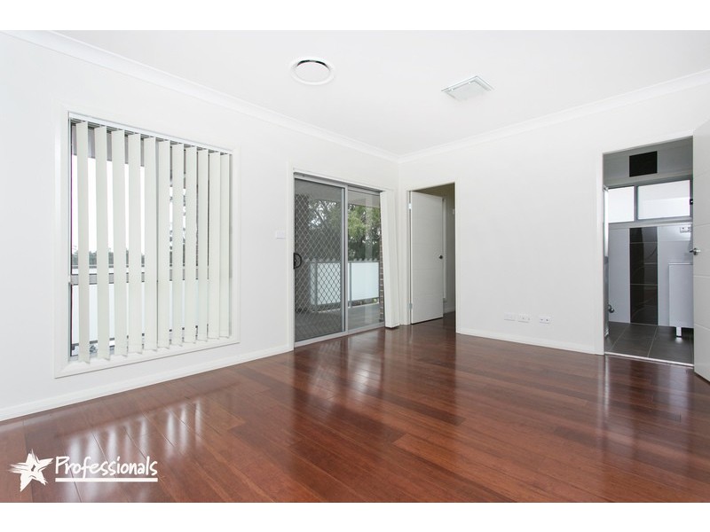 595 Henry Lawson Drive, East Hills NSW 2213