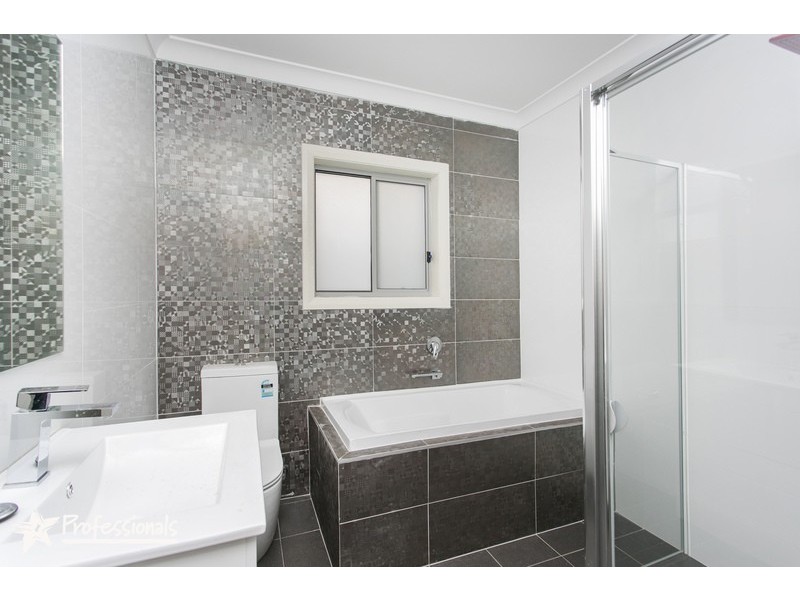 595 Henry Lawson Drive, East Hills NSW 2213