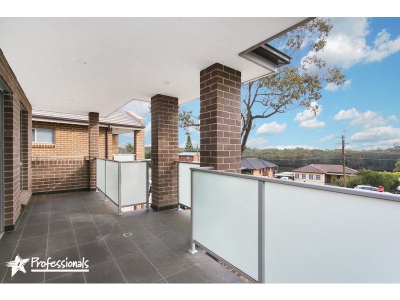 595 Henry Lawson Drive, East Hills NSW 2213