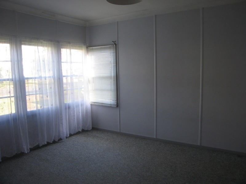 44 Cammarlie Avenue, East Hills NSW 2213