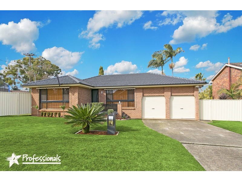 2 Riverside Avenue, Picnic Point NSW 2213