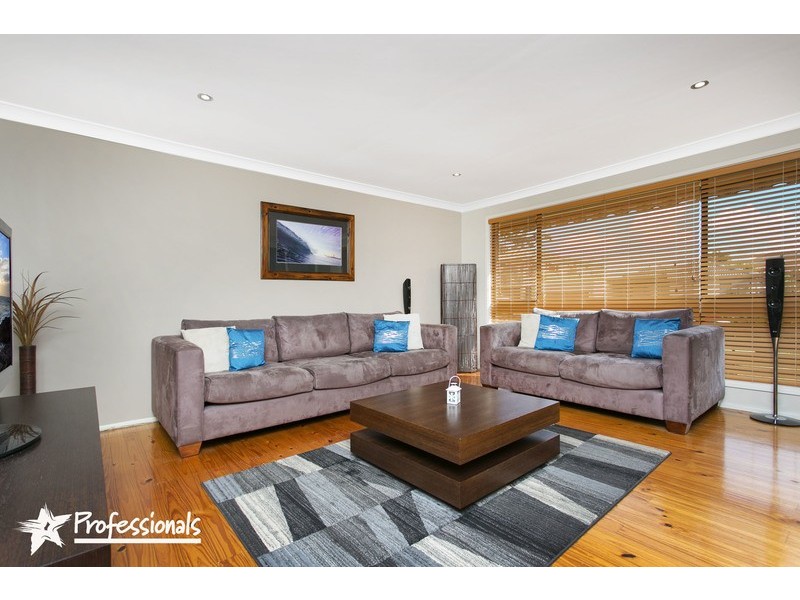 2 Riverside Avenue, Picnic Point NSW 2213