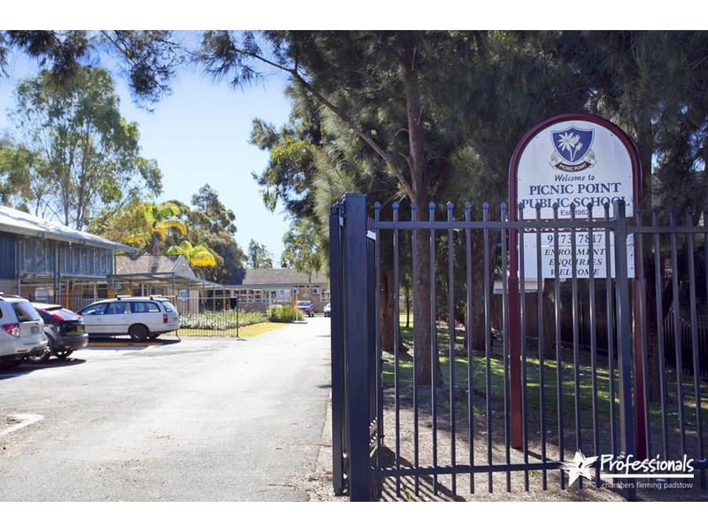 66A Apex Avenue, Picnic Point NSW 2213