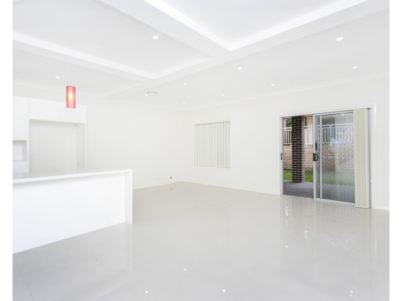 595 Henry Lawson Drive, East Hills NSW 2213