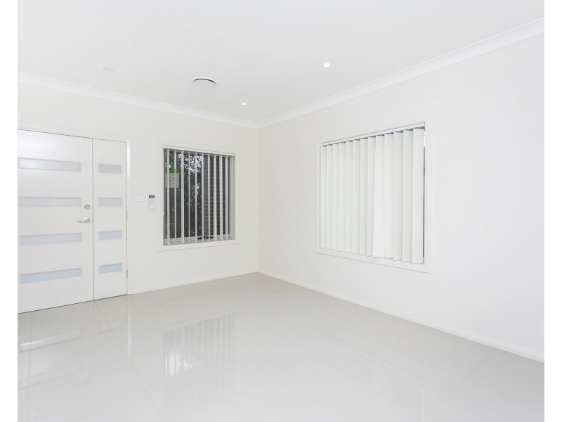 595 Henry Lawson Drive, East Hills NSW 2213