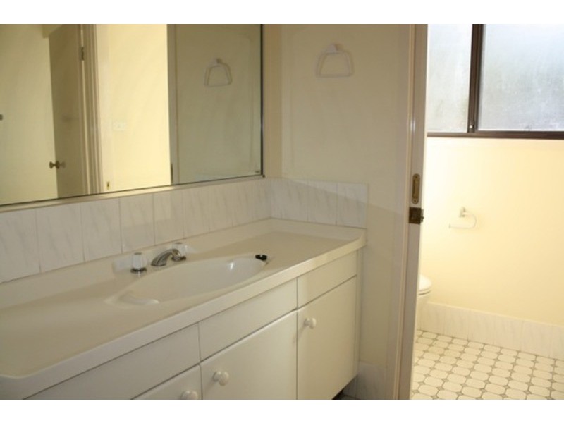 911A Henry Lawson Drive, Picnic Point NSW 2213