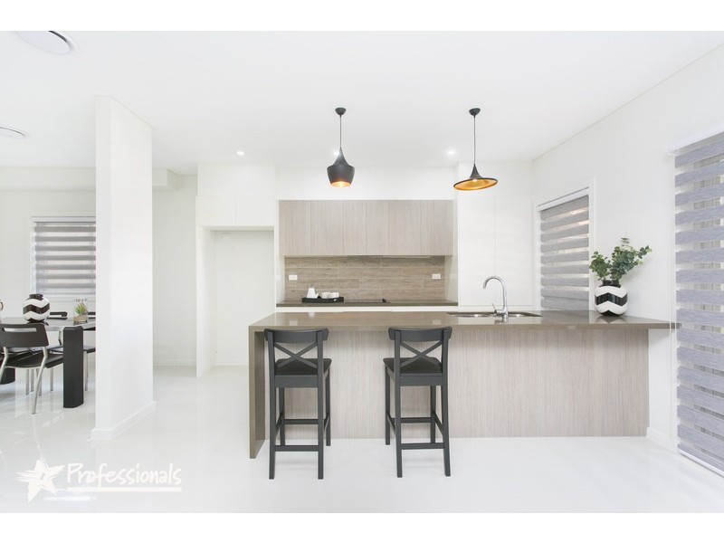 686 Henry Lawson Drive, East Hills NSW 2213