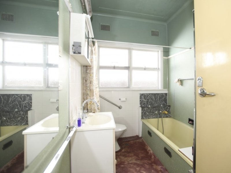 33 Dilke Avenue, Padstow Heights NSW 2211