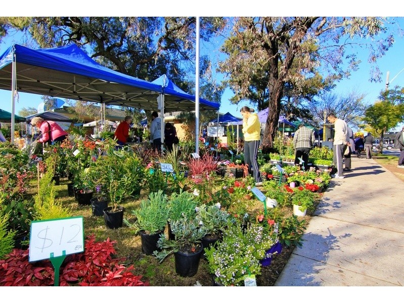 2A  Laundess Avenue, Panania NSW 2213