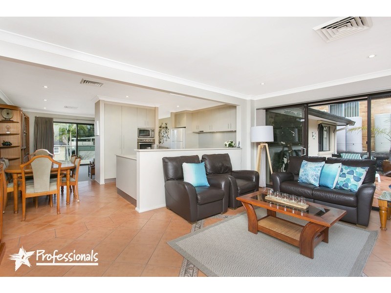 7 Ballanda Avenue, Lugarno NSW 2210