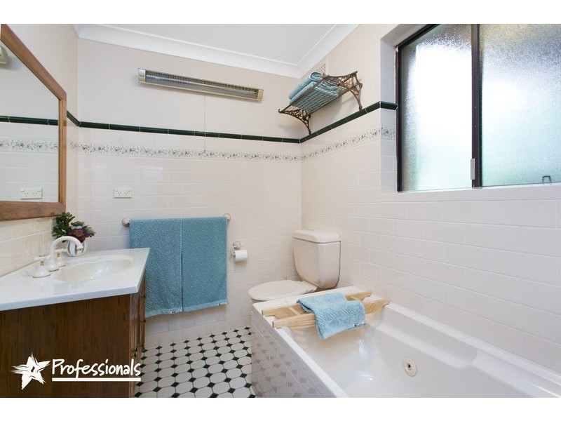 7 Ballanda Avenue, Lugarno NSW 2210