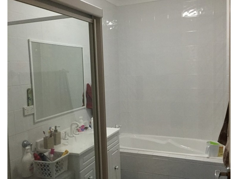 8/49 Maclaurin Avenue, East Hills NSW 2213