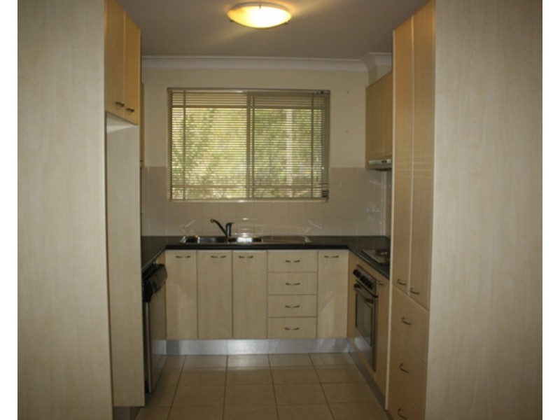 8/49 Maclaurin Avenue, East Hills NSW 2213