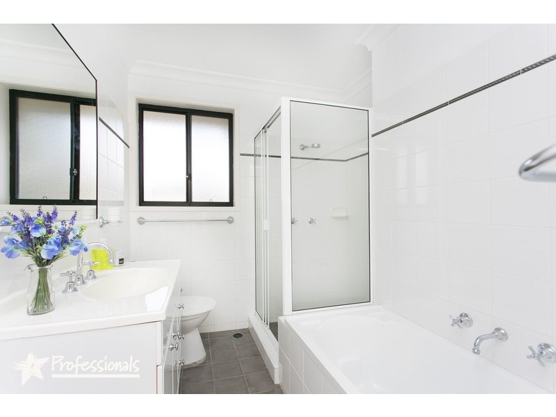 2A Drysdale Avenue, Picnic Point NSW 2213