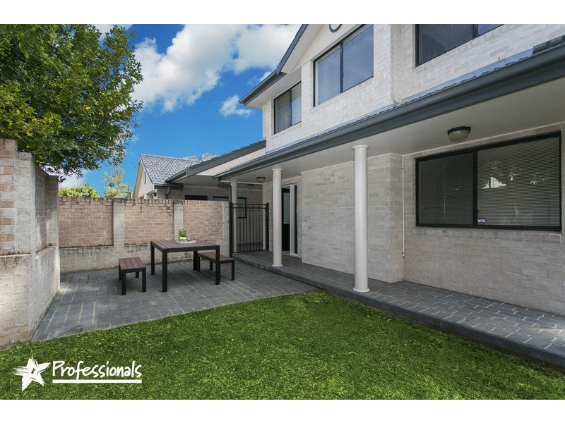 2A Drysdale Avenue, Picnic Point NSW 2213