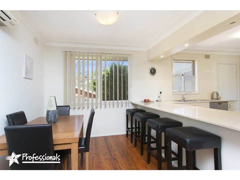 1 Elliott Street, Picnic Point NSW 2213