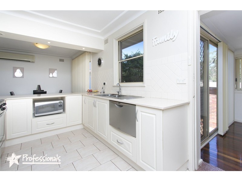 1 Elliott Street, Picnic Point NSW 2213