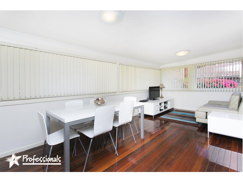 1 Elliott Street, Picnic Point NSW 2213