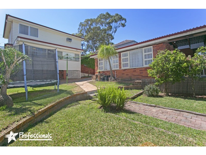 1 Elliott Street, Picnic Point NSW 2213
