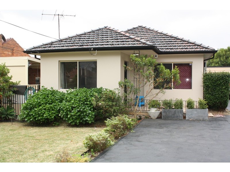 5 Payten Avenue, Roselands NSW 2196