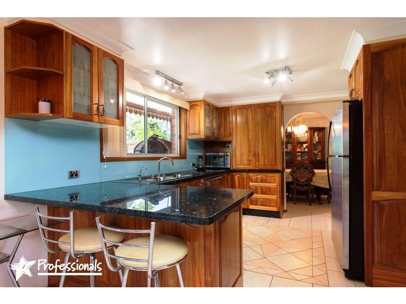 1  Jervis Drive, Illawong NSW 2234