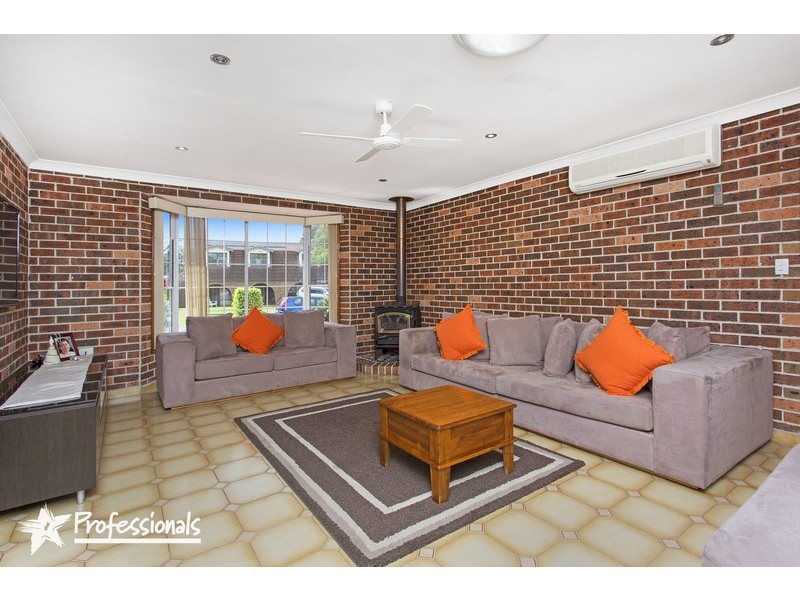 1  Jervis Drive, Illawong NSW 2234