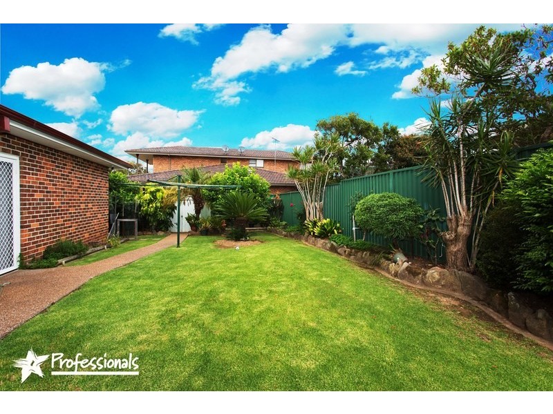 1  Jervis Drive, Illawong NSW 2234