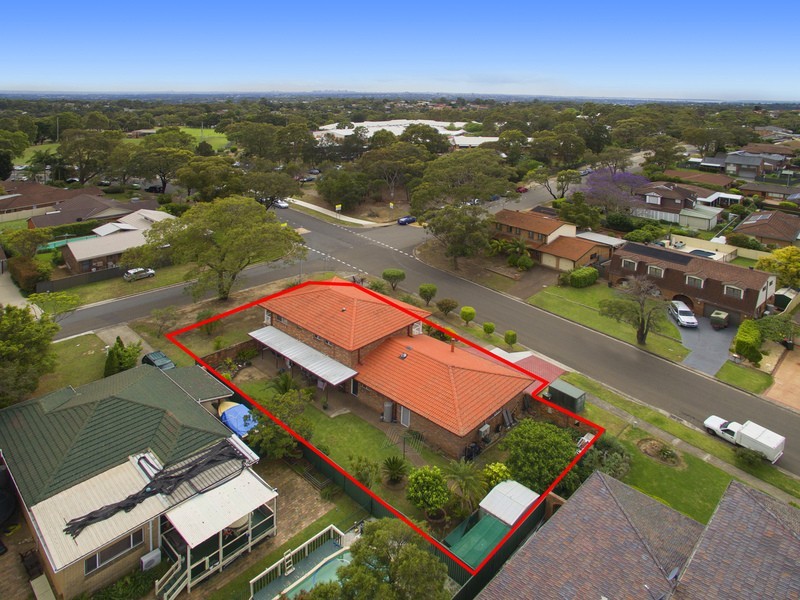 1  Jervis Drive, Illawong NSW 2234
