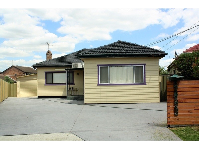 11 Bird Avenue, Guildford NSW 2161