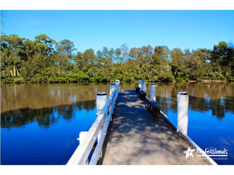 2A Lehn Road, East Hills NSW 2213