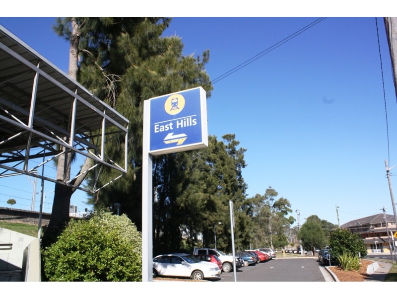 2A Lehn Road, East Hills NSW 2213