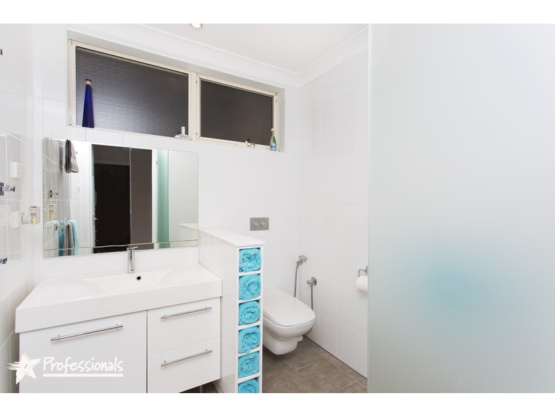 824 Henry Lawson Drive, Picnic Point NSW 2213