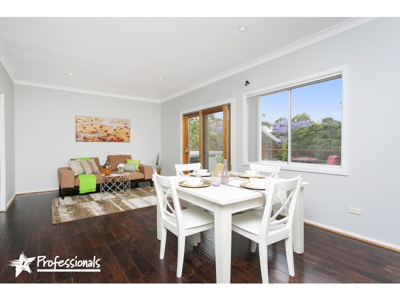 10 Phyllis Avenue, Picnic Point NSW 2213
