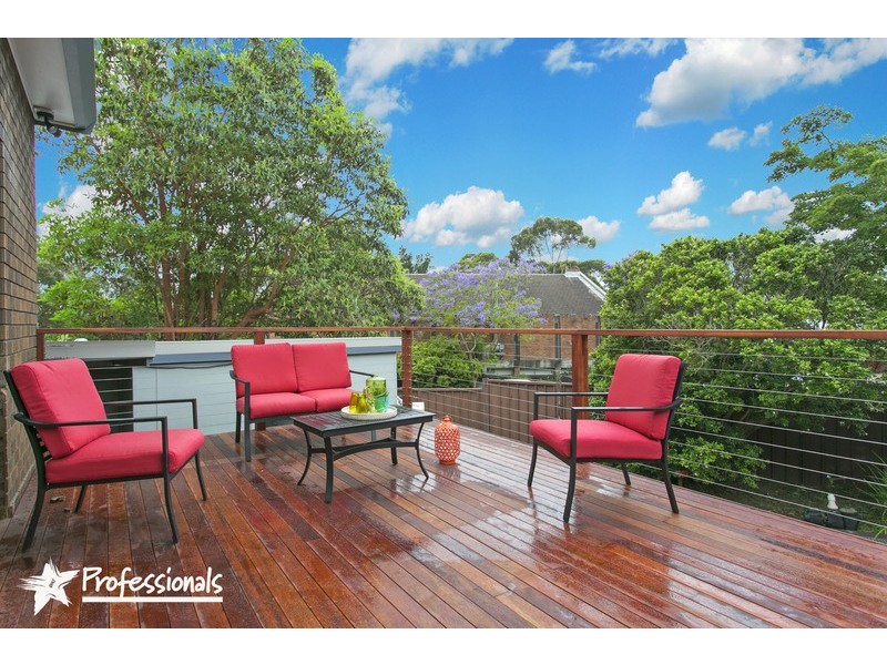 10 Phyllis Avenue, Picnic Point NSW 2213