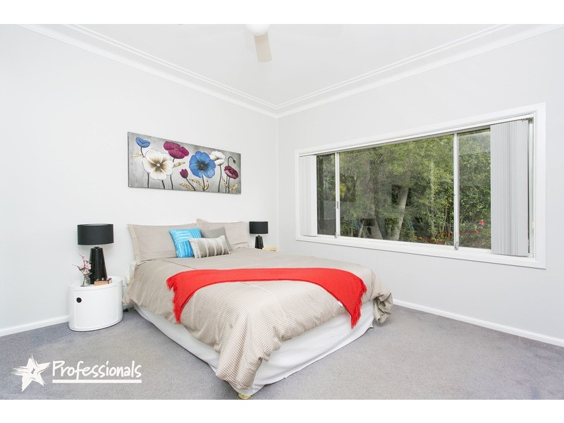 10 Phyllis Avenue, Picnic Point NSW 2213