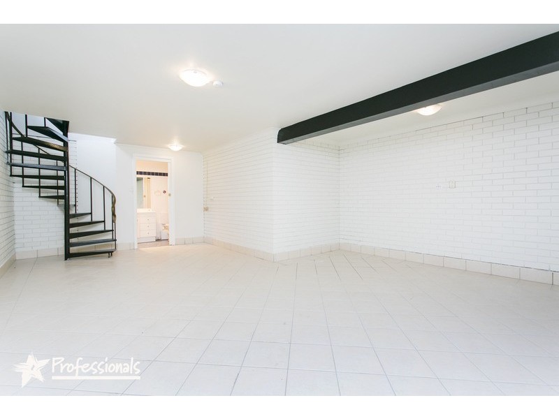 10 Phyllis Avenue, Picnic Point NSW 2213