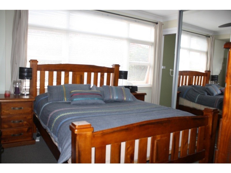 85 Apex Avenue, Picnic Point NSW 2213