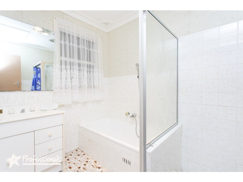 10 Merris Place, Milperra NSW 2214