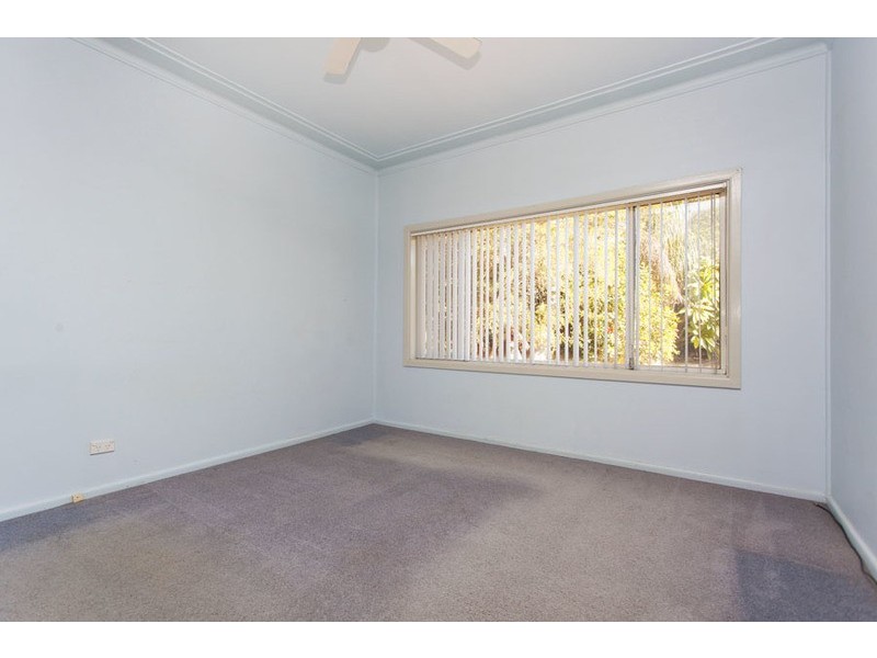 10 Phyllis Avenue, Picnic Point NSW 2213