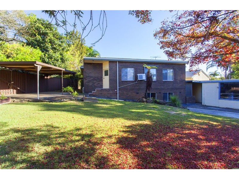 10 Phyllis Avenue, Picnic Point NSW 2213